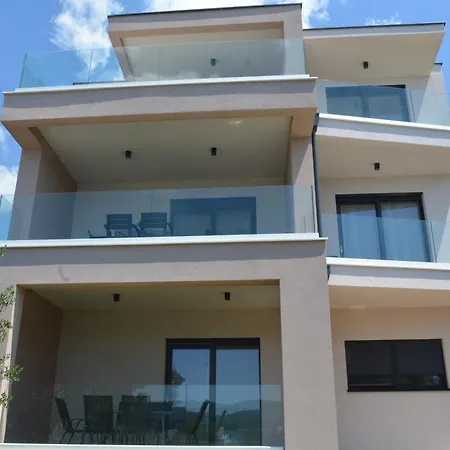 Apartment Sole Turanj