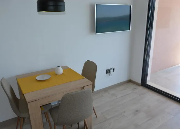 Sole アパート トゥラニ